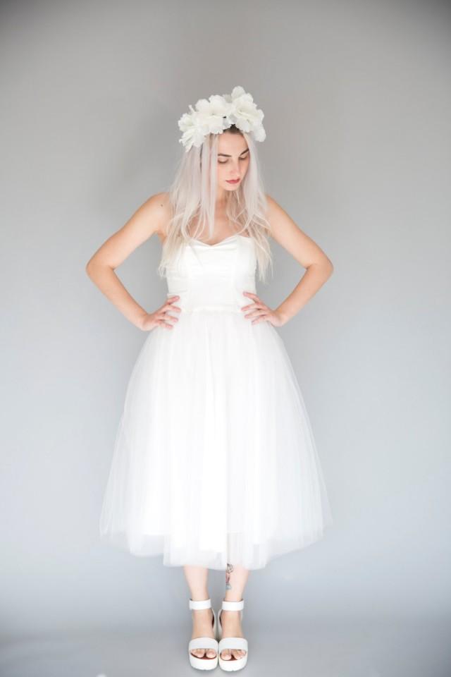 Ivory Strapless Sweatheart Tulle Wedding Dress Tea Length Bridal Gown
