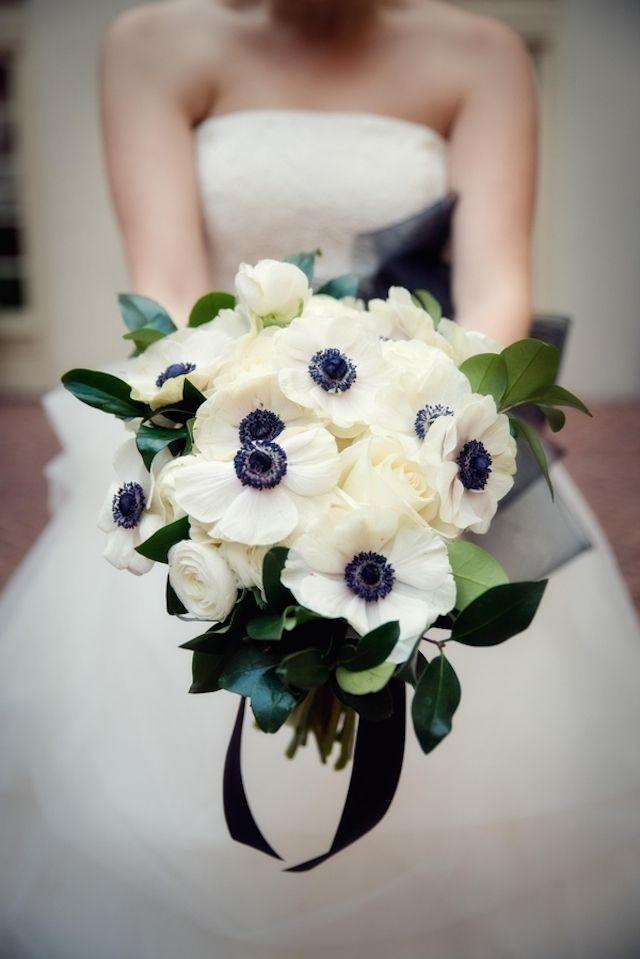 Bouquet Flower Black And White Winter Wedding 2555188 Weddbook