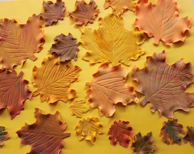 20 Edible Fall Maple Leaves Fondant Thanksgiving Cupcake Cake