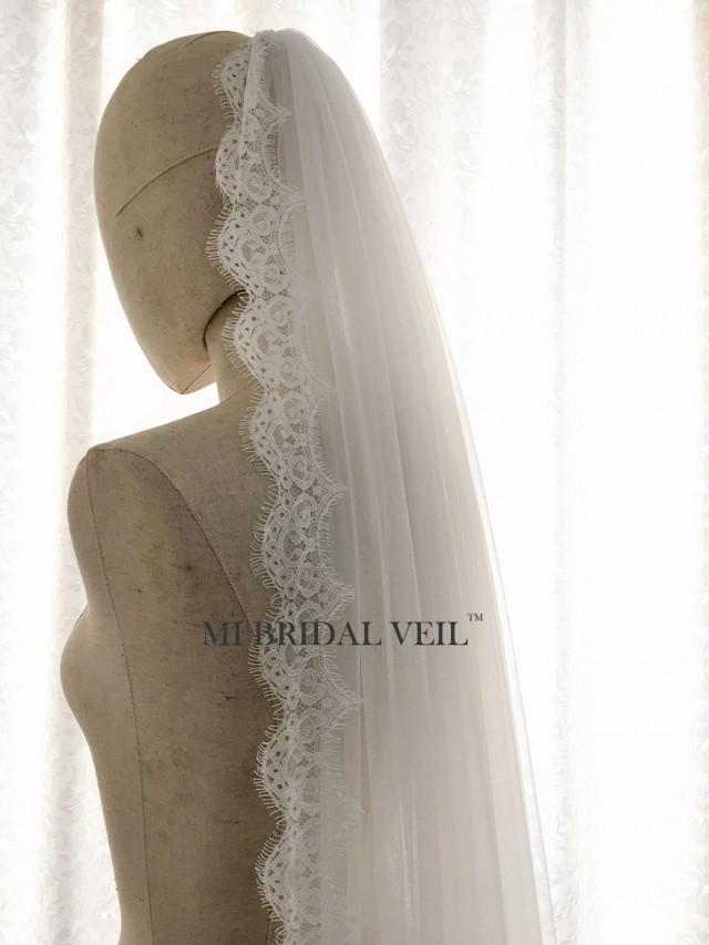 Boho Eyelash Lace Veil, Small Chantilly Lace Veil, Light Beach Veil In