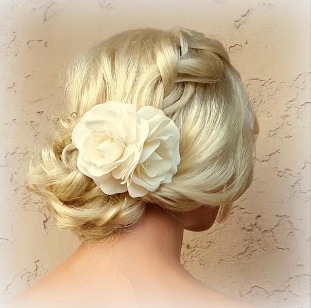 White Flower Hair Clip, WHite Fascinator, Gardenias, Wedding Fascinator