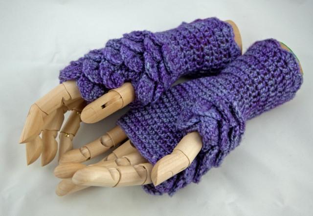 crochet dragon scale fingerless gloves