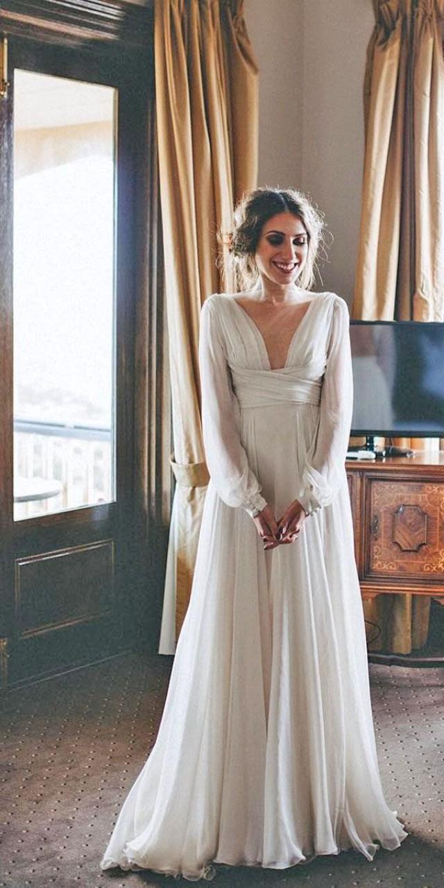 24 Simple Wedding Dresses For Elegant Brides 2591923 Weddbook