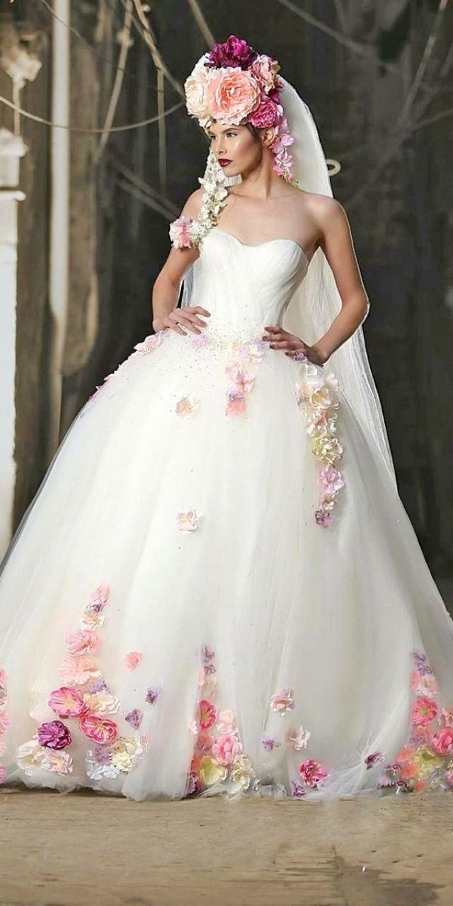 24-gorgeous-floral-applique-wedding-dresses-trend-for-2016-2598071-weddbook