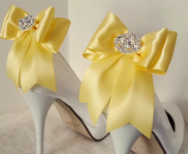 yellow shoes for bridesmaids