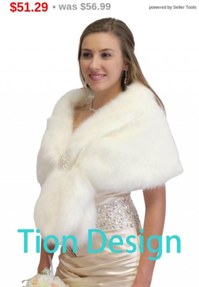 PreThanksgiving Sale Ivory Faux Fur Stole, Bridal Shrug, Bridal Wrap