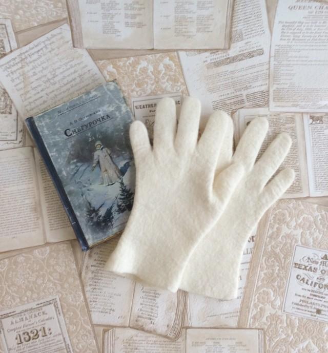 wool felt gloves