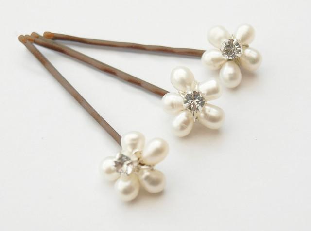 pearl daisy hair pins