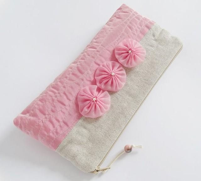 Clutches Of 6 Rustic Wristlets With Flowers 2646310 Weddbook
