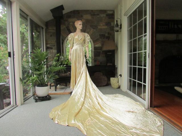 antique ivory wedding dress