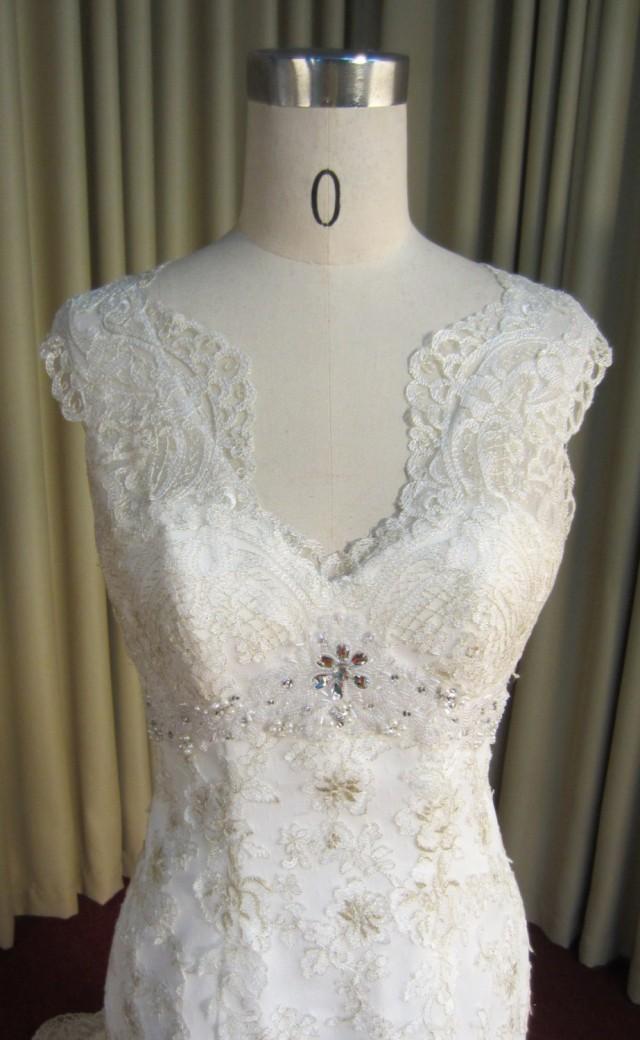 Mermaid Sweetheart Gold Embroidered Lace Wedding Dress With