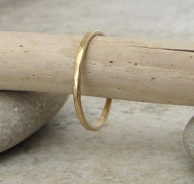 Thin Gold Wedding Band Women's Wedding Ring Hammered Gold Wedding Ring