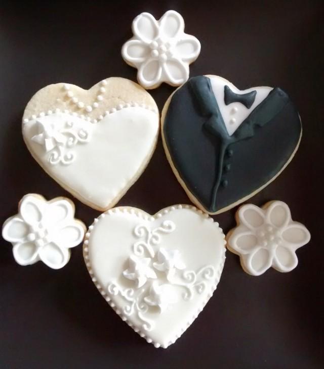 Wedding Bride And Groom Heart Cookies And Bite Size Flowers Sugar