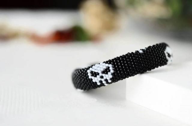 crochet skull bracelet