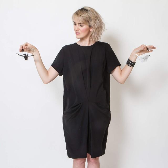 loose short black dress