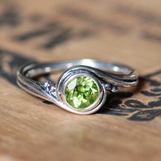 Peridot Ring Silver, August Birthstone Ring, Unique Alternative