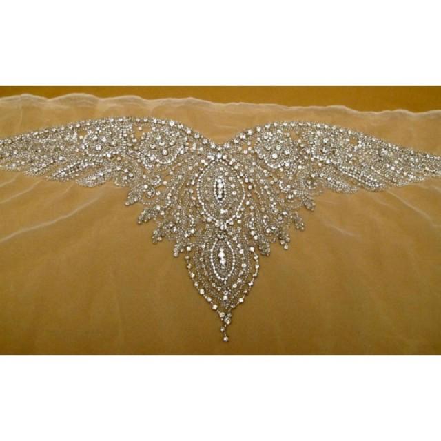 sweetheart neckline applique