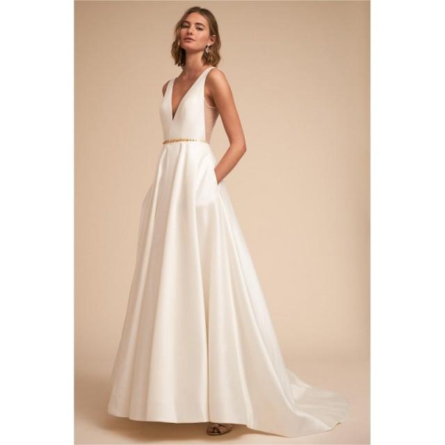 BHLDN Spring/Summer 2018 Octavia Simple Chapel Train Ivory Aline VNeck Sleeveless With Sash