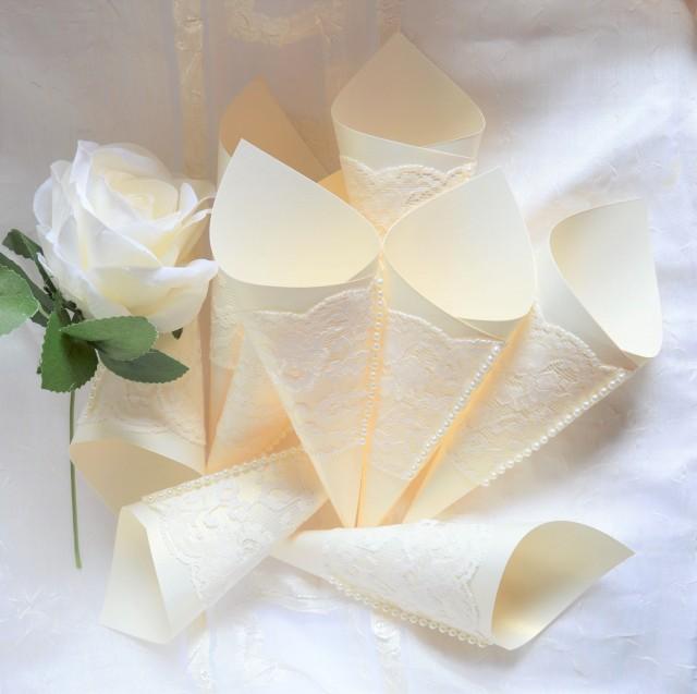 40 WEDDING CONFETTI CONES WHITE & IVORY PEARL OR DIAMANTE READY ASSEMBLED 
