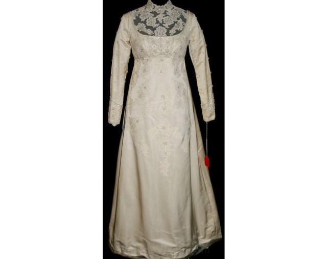 Size 8 Wedding Dress Jane Austen Style 1960s Satin Bridal Gown