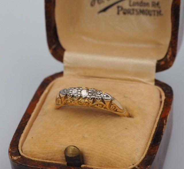 size r engagement ring