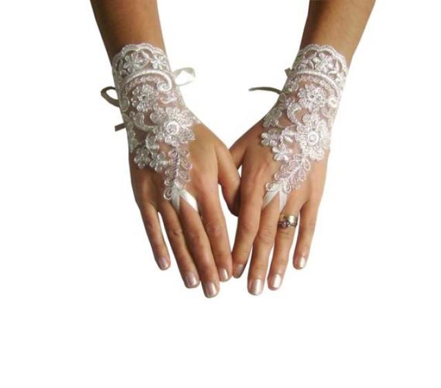 Lace Bridal Glove, Ivory Glove, Silver Cord Wedding Gloves, Bride
