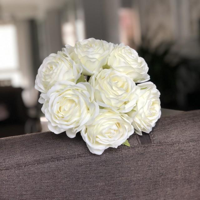 Silk Ranunculus Bouquet Simulation Artificial Flower Bouquet Ivory