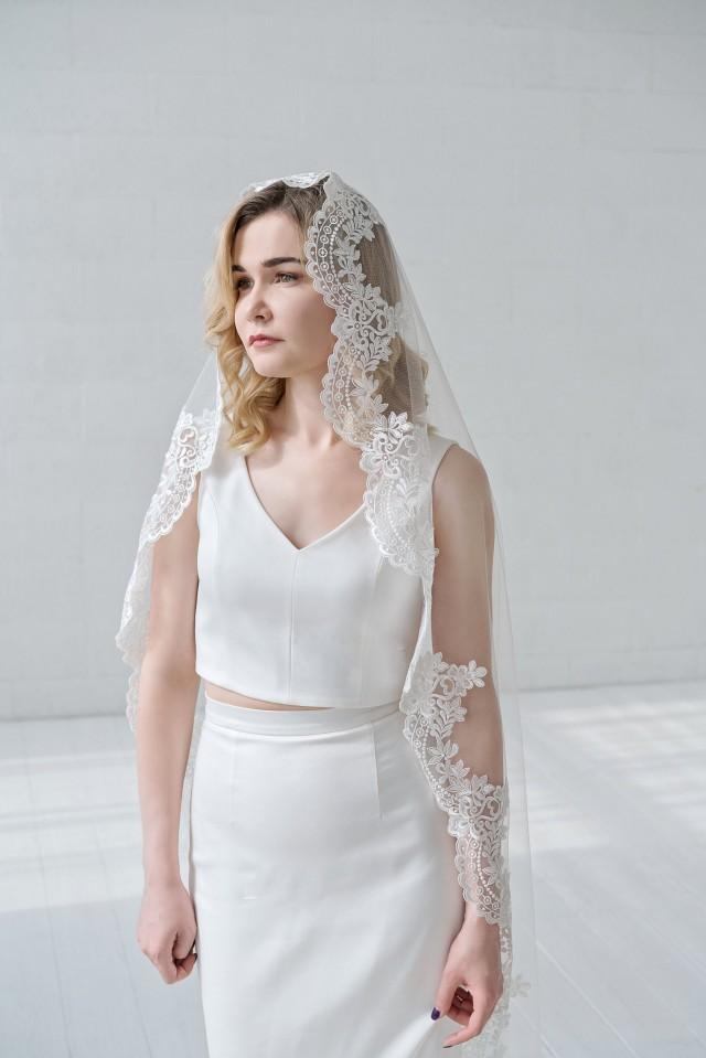 Maria - Mantilla Veil With Lace Edge / Lace Edge Veil / Face Framing ...