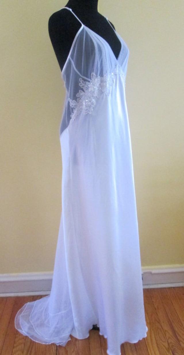 White Wedding Nightgown. White Wedding Sleepwear. #2297136 - Weddbook