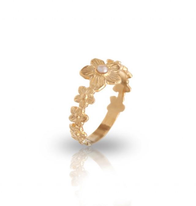 Pearl Ring- Gold Flowers Ring - 18K Gold Plated Flower Band Ring ...