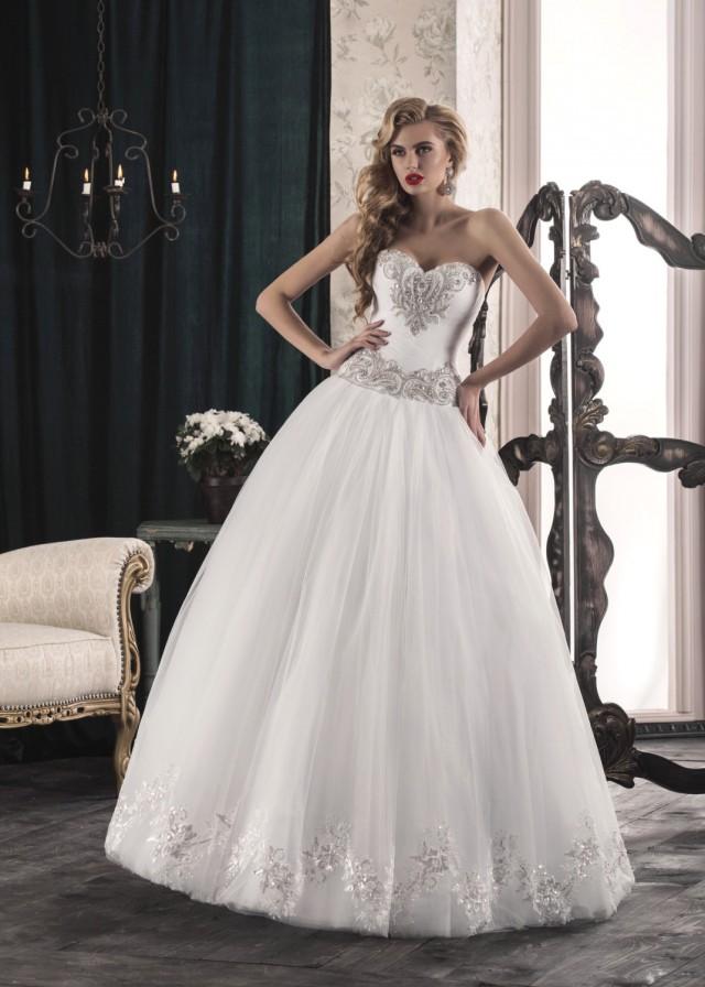 40% Off Handmade Wedding Dress Buy Online,Glamorous, Elegant, White ...