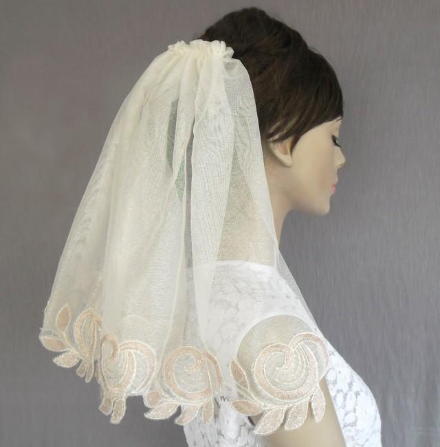 White Blusher Veil Unconventional Shoulder Length Veil Circular Blush ...