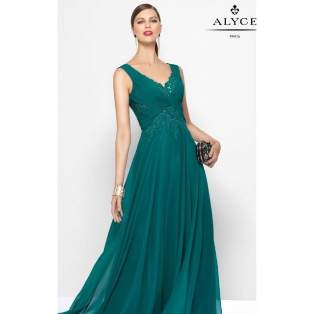 Emerald Beaded Lace Chiffon Gown By Alyce Black Label - Color Your ...