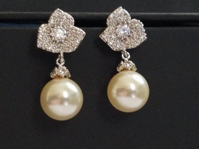 Pearl Bridal Earrings, Trillium Flower Silver Earrings, Swarovski 10mm ...