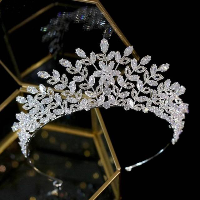 Crystal Brides Tiara With Flowers-Wedding Accessories,Brides Hair ...